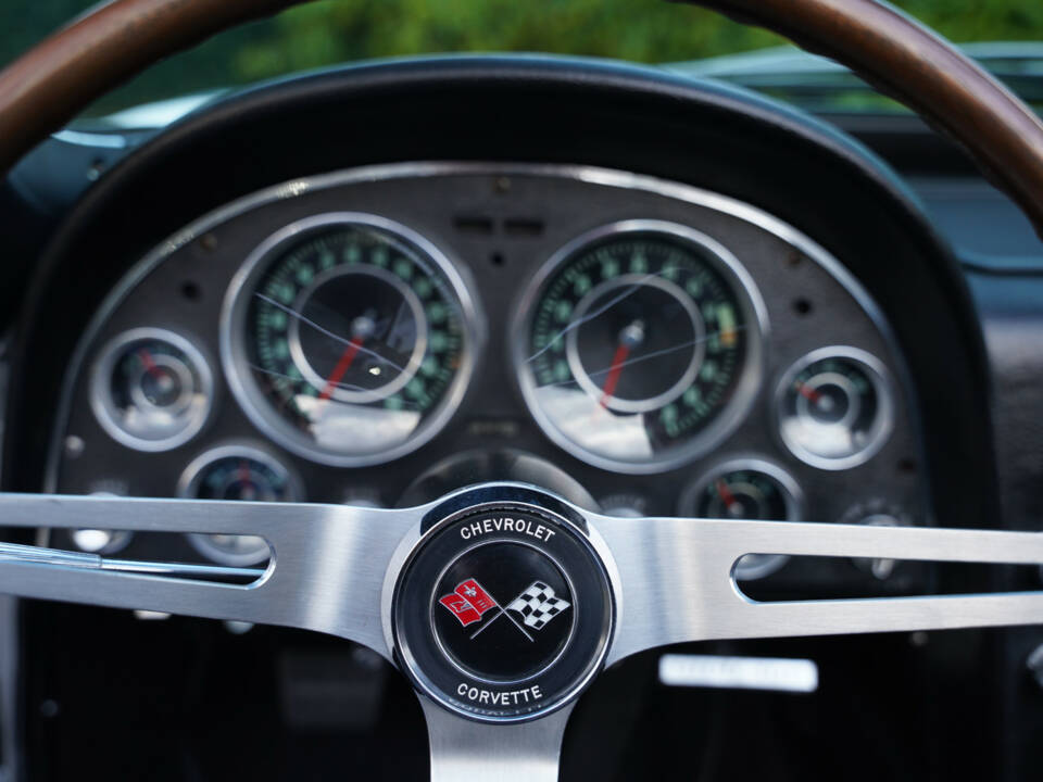 Image 8/50 of Chevrolet Corvette Sting Ray Convertible (1964)