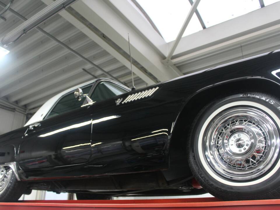 Bild 11/50 von Ford Thunderbird (1955)