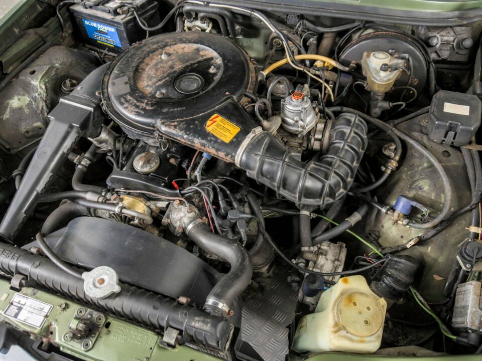 Afbeelding 40/50 van Mercedes-Benz 200 T (1982)