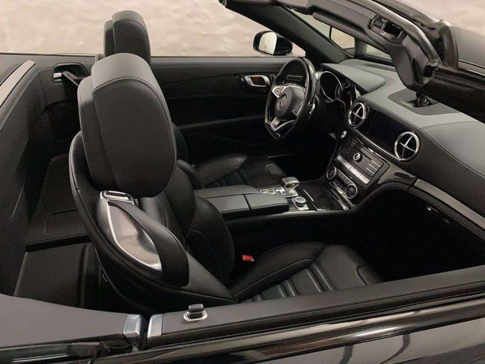 Immagine 15/20 di Mercedes-Benz SL 63 AMG (2017)