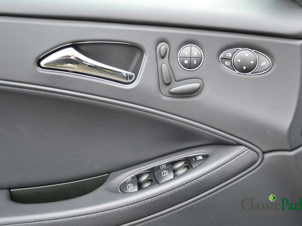Bild 17/50 von Mercedes-Benz CLS 350 CGI (2008)