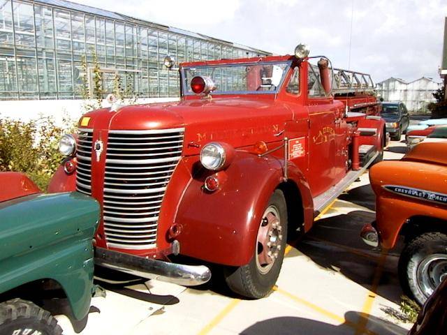 Afbeelding 10/47 van American LaFrance 600 Series Fire Truck (1946)