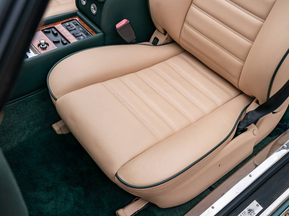 Bild 29/39 von Bentley Azure (1995)