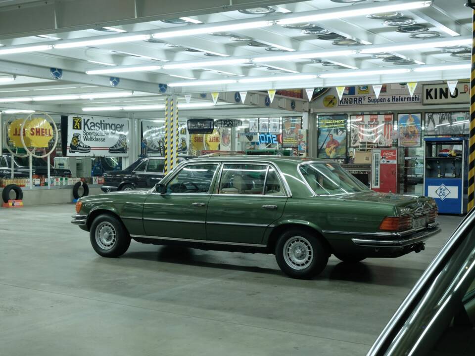Image 7/50 de Mercedes-Benz 450 SEL 6,9 (1975)