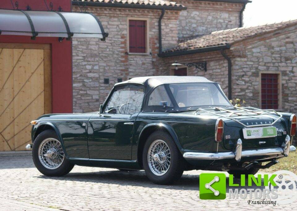 Image 6/10 of Triumph TR 4 (1965)