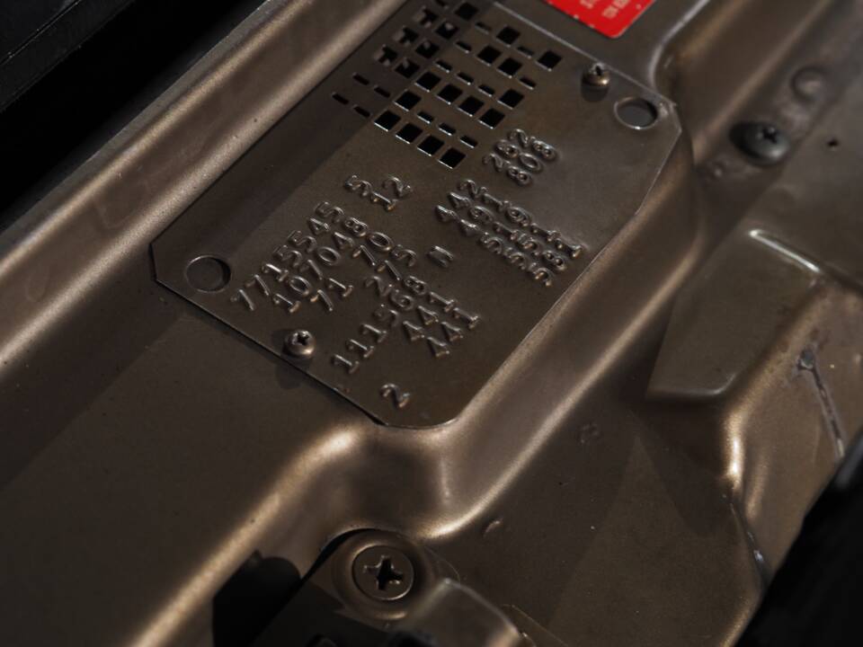 Image 20/50 of Mercedes-Benz 560 SL (1988)