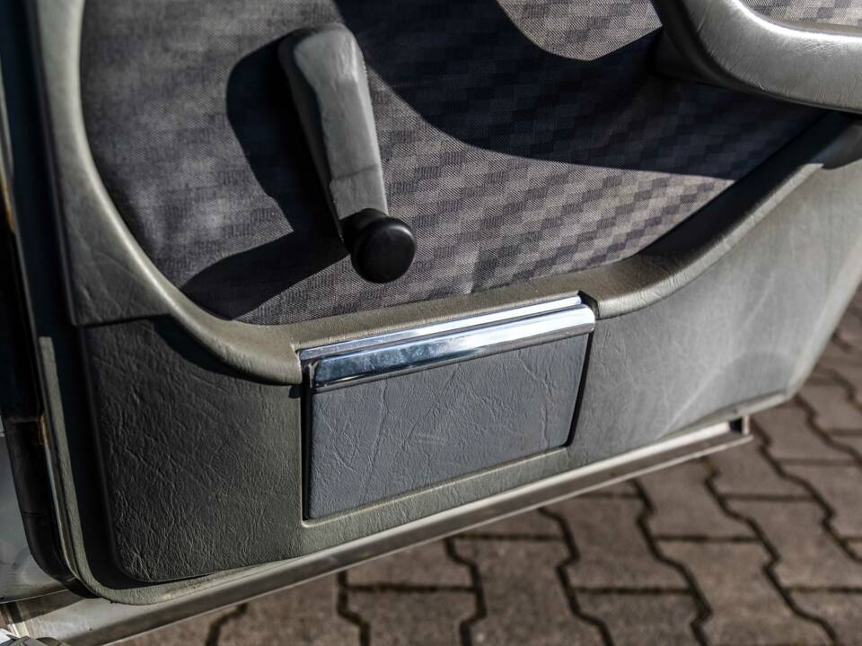 Image 140/175 of Mercedes-Benz 420 SE (1986)