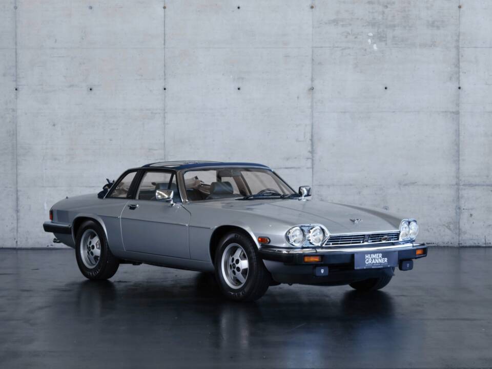 Image 6/47 of Jaguar XJ-SC 5.3 (1987)