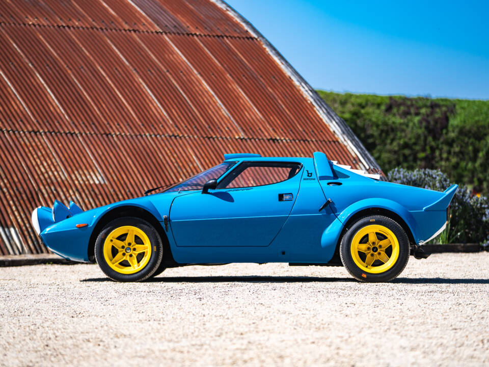 Image 5/46 of Lancia Stratos HF Stradale (1975)