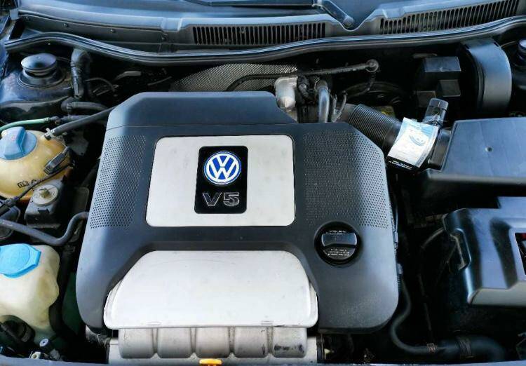 Imagen 3/8 de Volkswagen Golf IV 2.3 V5 (2001)