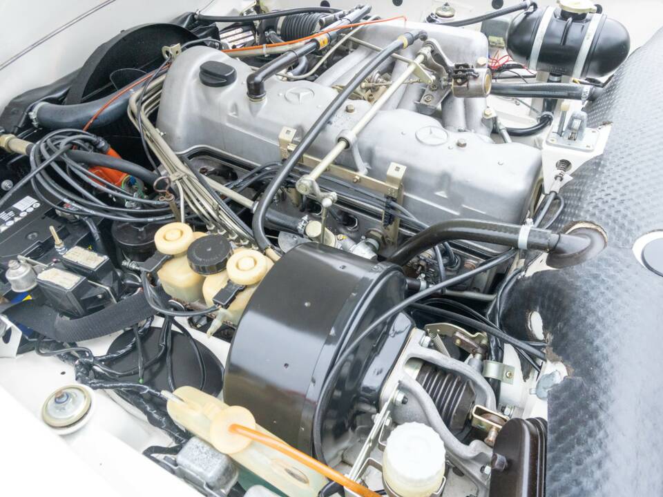 Bild 33/50 von Mercedes-Benz 280 SL (1970)