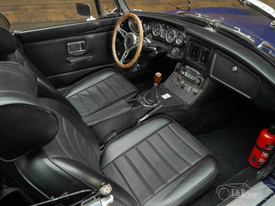 Bild 15/19 von MG MGB (1974)