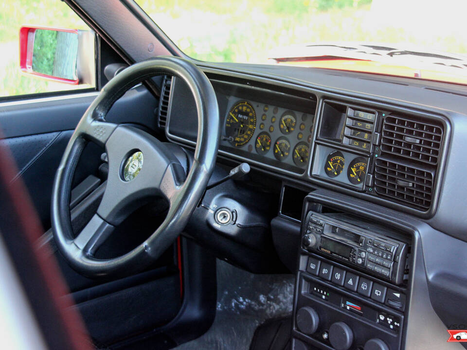 Bild 17/30 von Lancia Delta HF Integrale Evoluzione I (1991)
