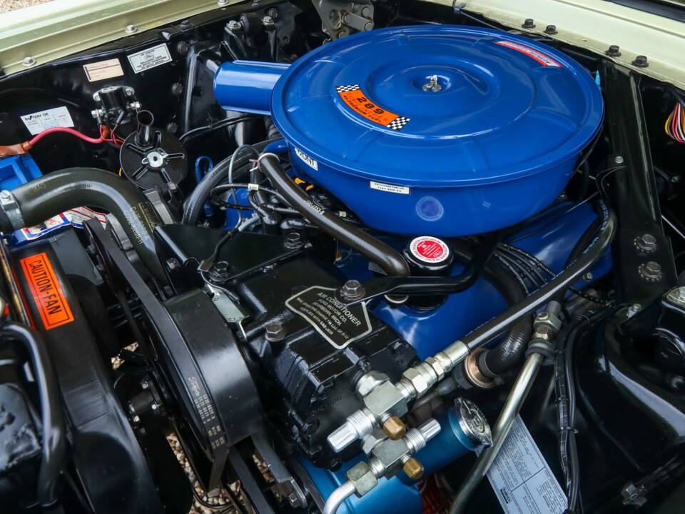 Image 32/50 of Ford Mustang GT (1966)