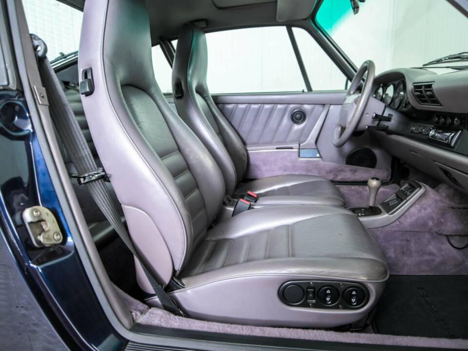 Bild 31/50 von Porsche 911 Carrera 2 (1991)