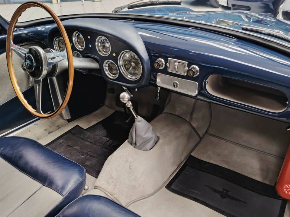 Image 44/67 of Alfa Romeo 1900 C Super Sprint Touring (1956)