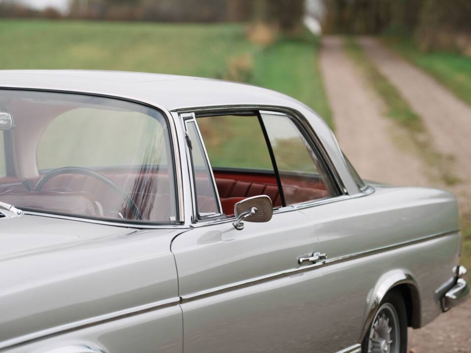 Bild 23/40 von Mercedes-Benz 300 SE (1965)