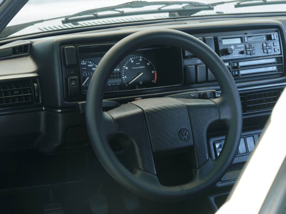 Bild 27/47 von Volkswagen Golf II Rallye 1.8 (1989)