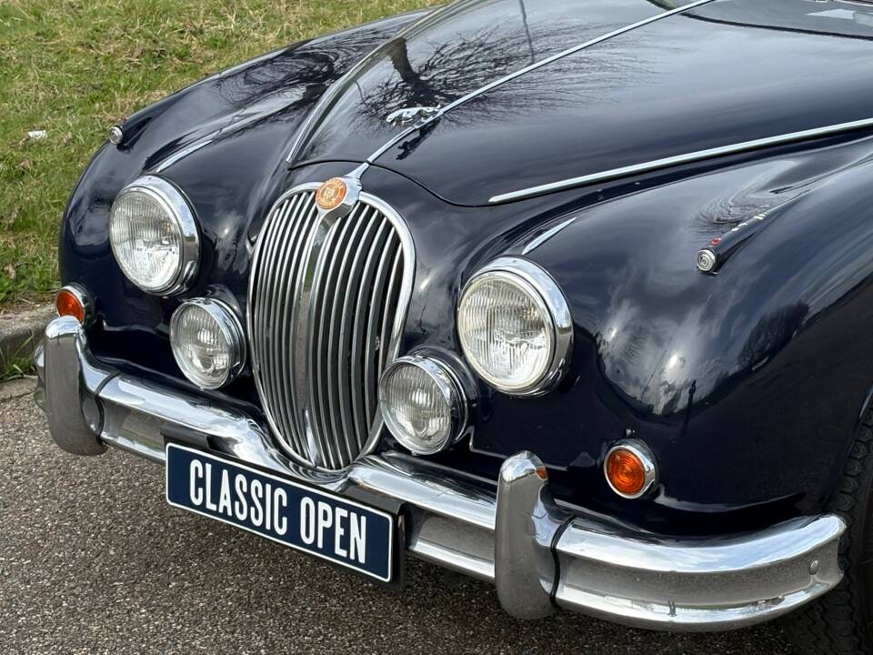 Image 13/25 of Jaguar Mk II 3.4 (1960)