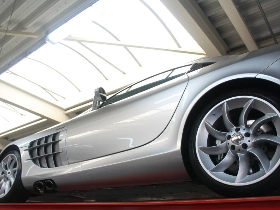 Bild 17/50 von Mercedes-Benz SLR McLaren (2006)