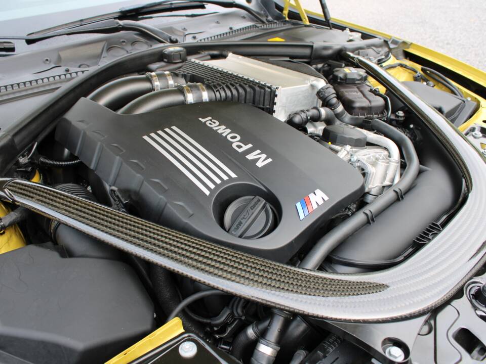 Image 81/98 of BMW M4 (2014)