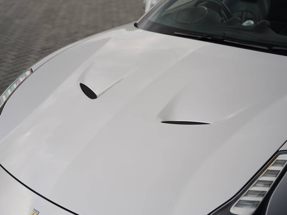 Bild 34/50 von Ferrari California T (2015)