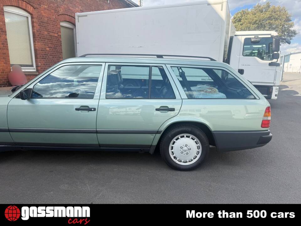 Bild 5/15 von Mercedes-Benz 300 TE 4-Matic (1988)