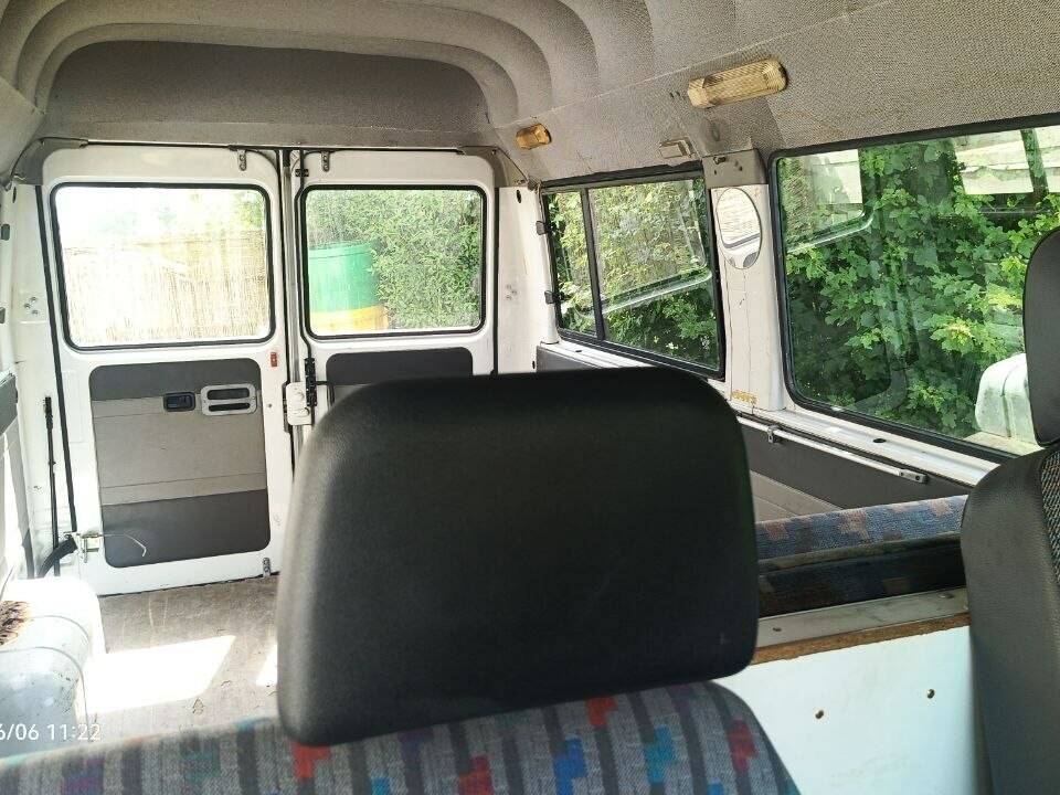 Image 12/14 of Mercedes-Benz T1 210 D (1991)