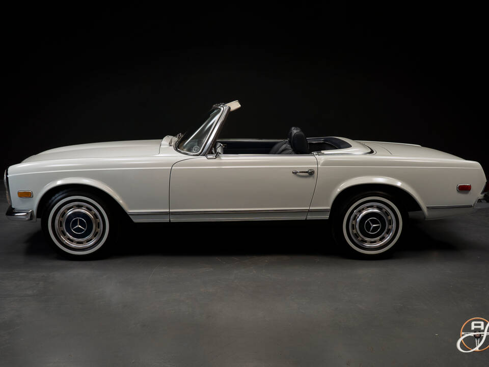 Image 2/23 of Mercedes-Benz 280 SL (1968)
