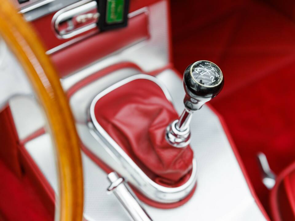 Afbeelding 31/50 van Jaguar E-Type 3.8 (1961)