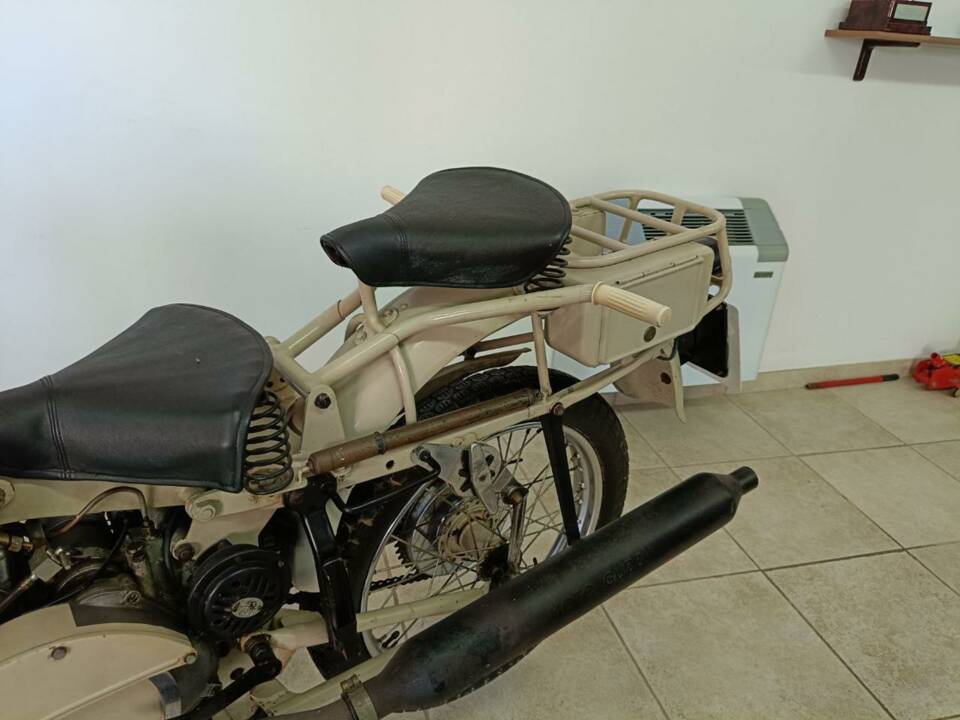 Image 36/36 of Moto Guzzi DUMMY (1976)
