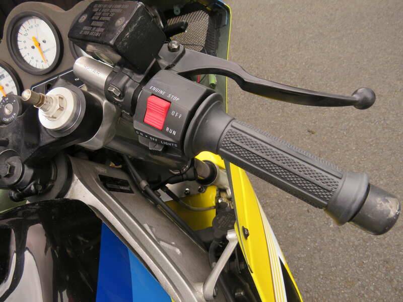 Image 15/43 de Suzuki RG 500 (1987)