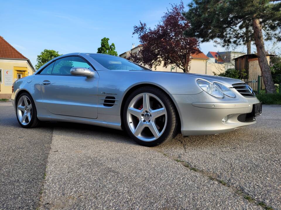 Bild 15/97 von Mercedes-Benz SL 500 (2004)