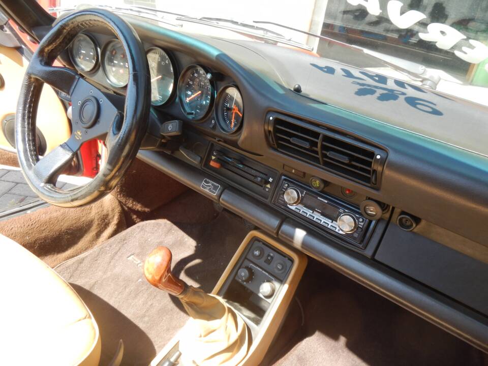 Imagen 35/85 de Porsche 911 Carrera 3.2 (1986)