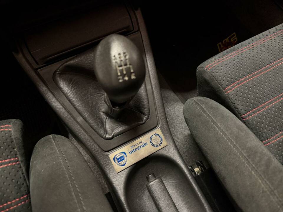 Bild 36/43 von Lancia Delta HF Integrale Evoluzione I "Martini 5" (1992)