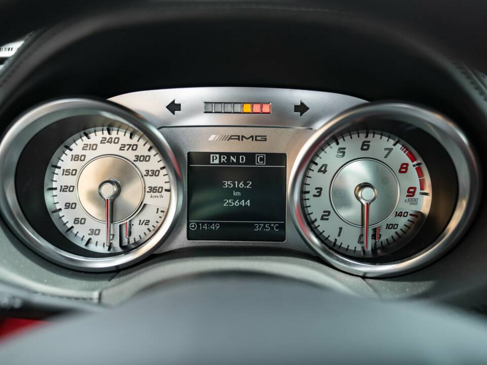 Image 21/50 of Mercedes-Benz SLS AMG (2010)
