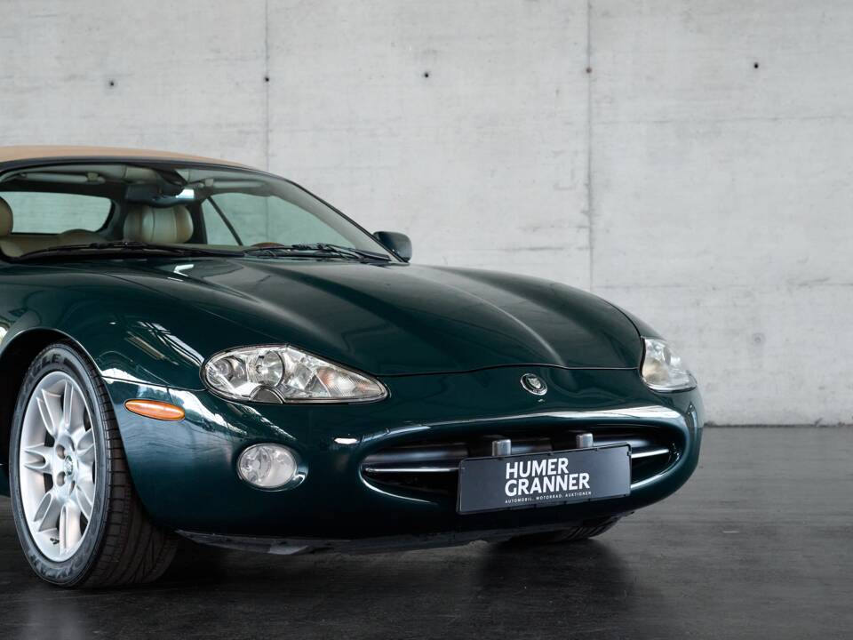 Bild 19/50 von Jaguar XK8 4.0 (2002)