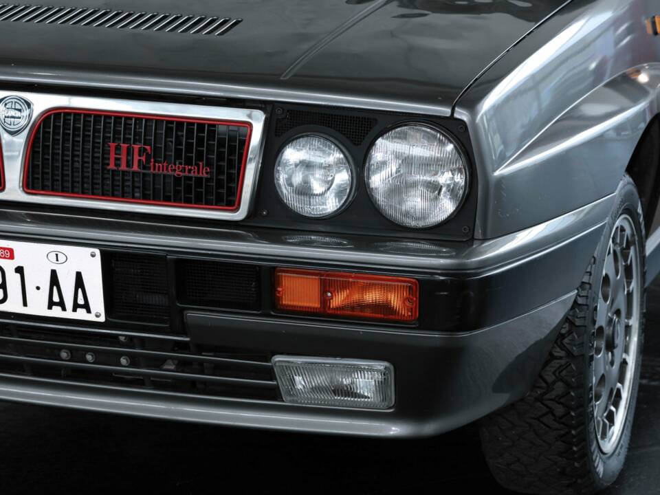 Image 9/50 of Lancia Delta HF Integrale (1988)