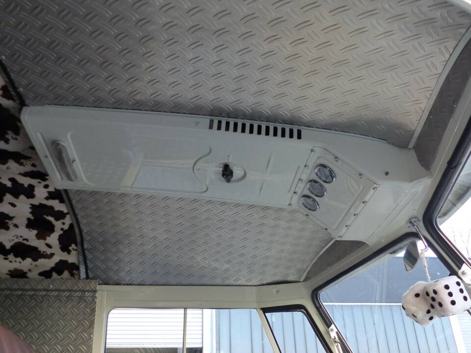Bild 13/18 von Volkswagen T1 Kastenwagen (1963)
