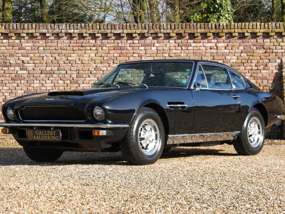 Image 24/50 of Aston Martin DBS V8 (1972)