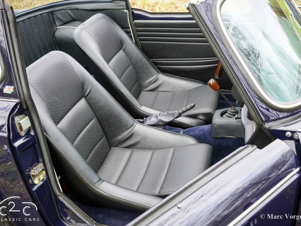 Image 13/45 of Triumph TR 4A (1966)