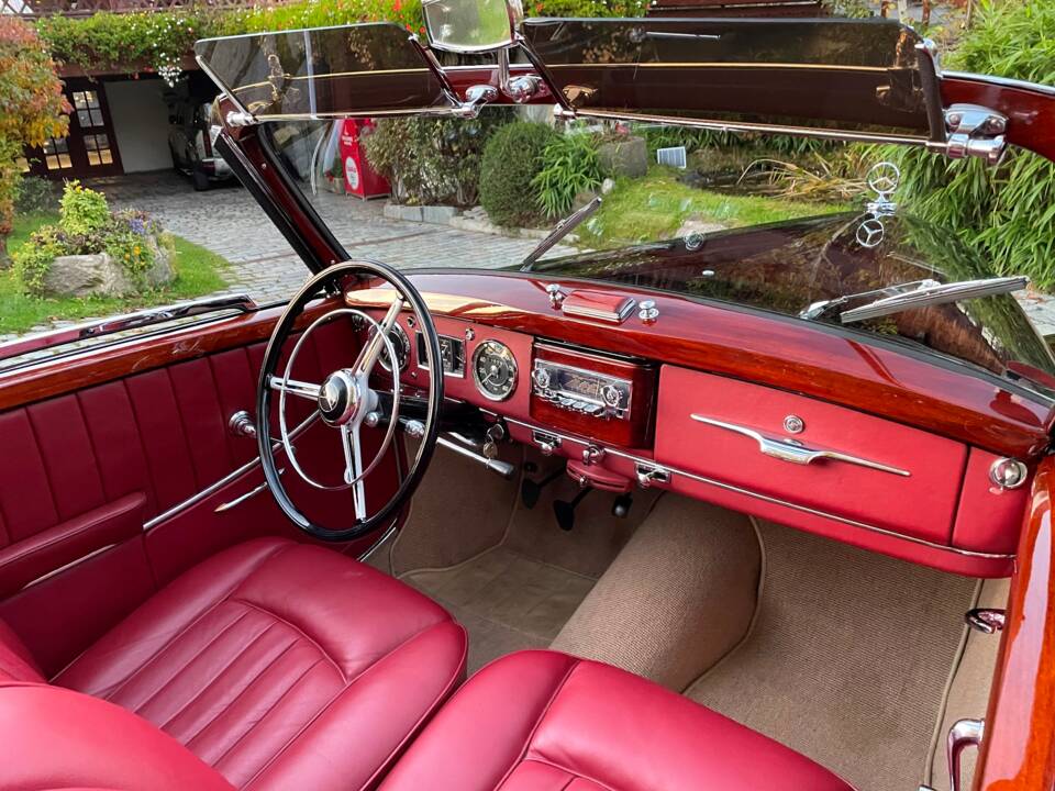 Image 2/17 de Mercedes-Benz 220 Cabriolet A (1954)
