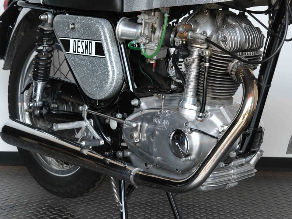 Image 42/64 of Ducati 350 Desmo (1971)