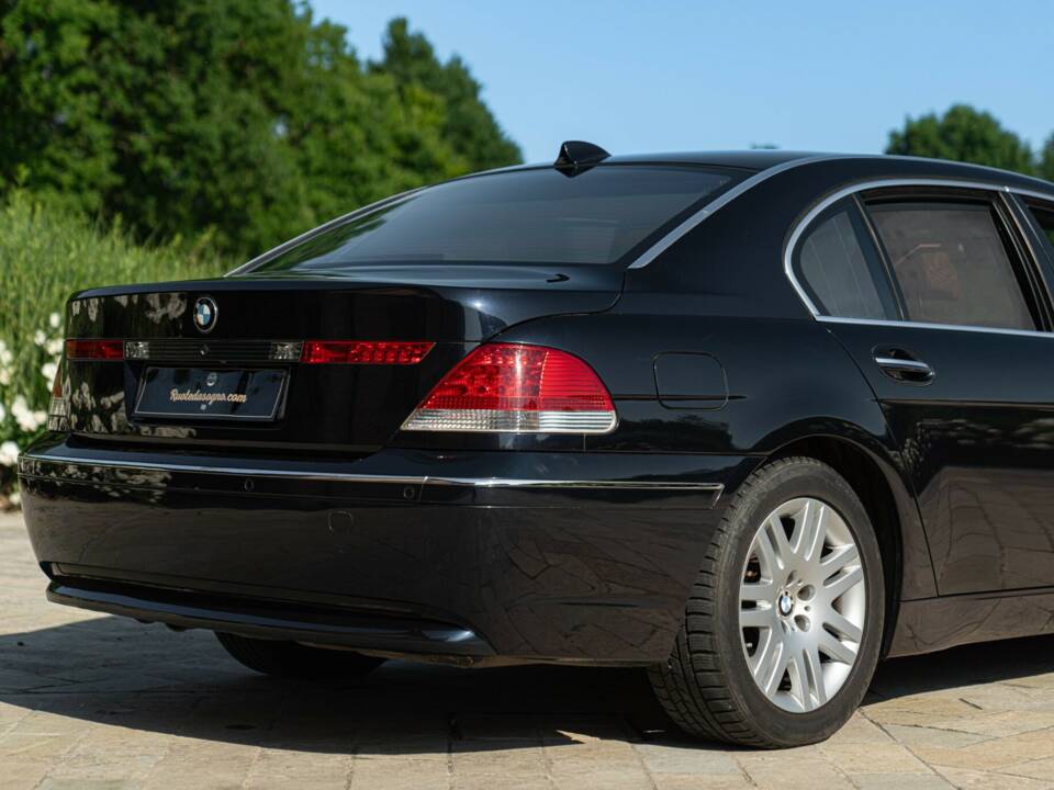 Image 15/50 de BMW 745Li (2001)