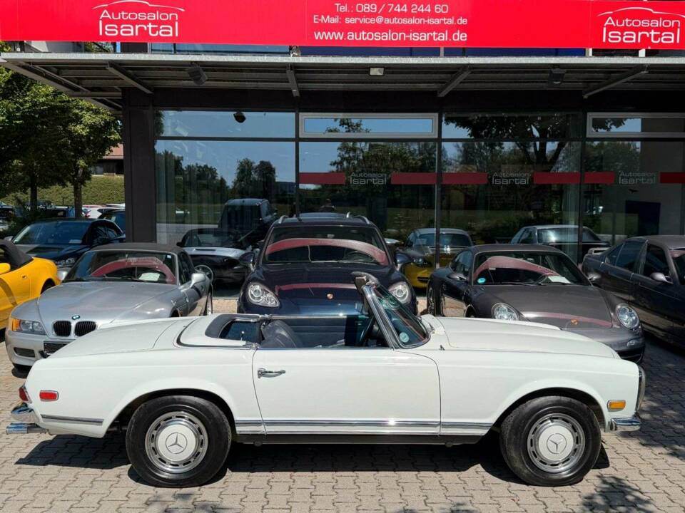 Image 8/42 of Mercedes-Benz 280 SL (1968)