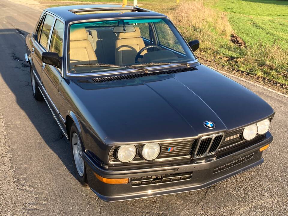 Image 6/17 of BMW M 535i (1980)