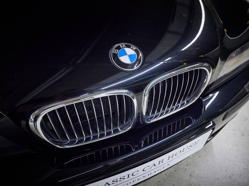 Image 39/99 of BMW M5 (2000)