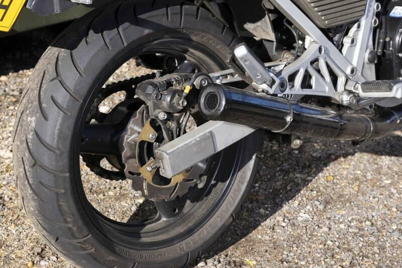 Bild 35/38 von Suzuki GSX 1100 EF (1985)