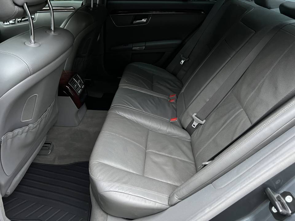 Image 12/17 of Mercedes-Benz S 350 (2007)