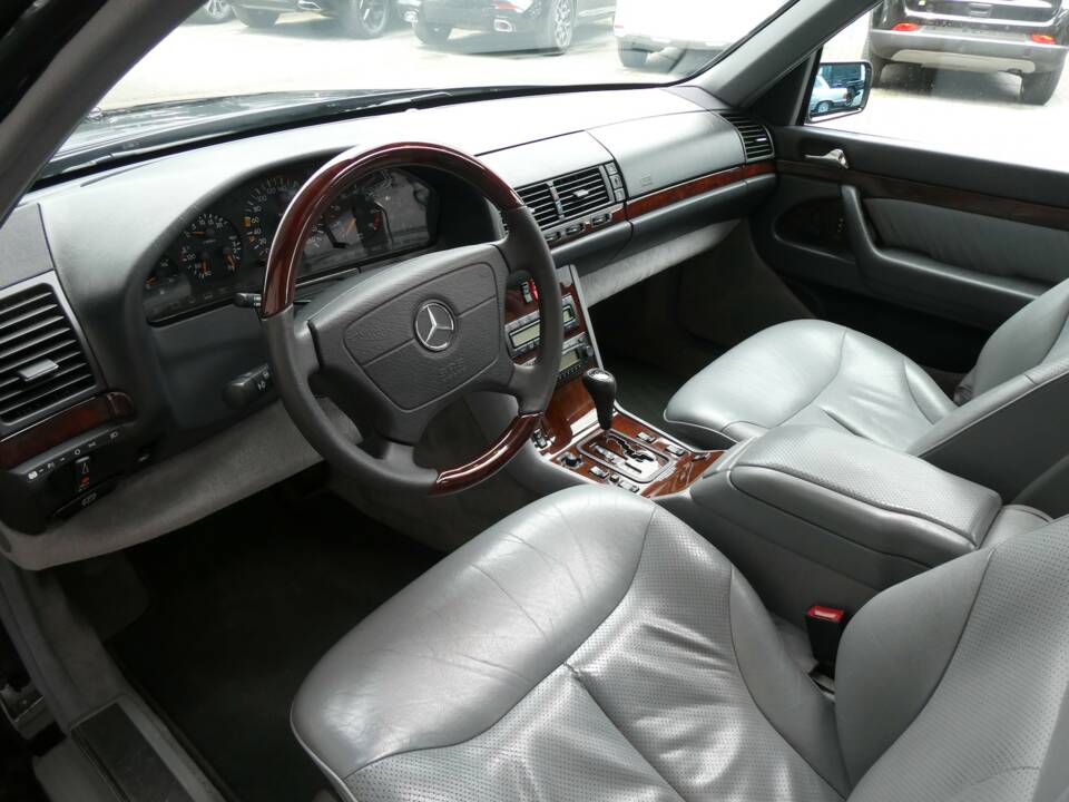 Image 8/16 of Mercedes-Benz S 500 L (1996)